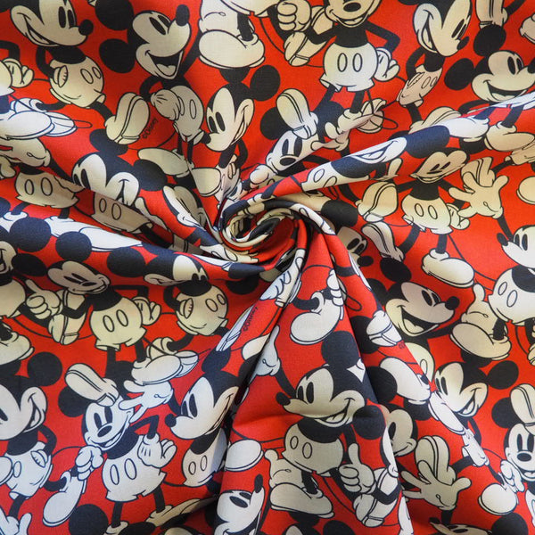 Classic Mickey Mouse auf rotem Baumwollstoff DISNEY LIZENSIERT - feine Baumwolle